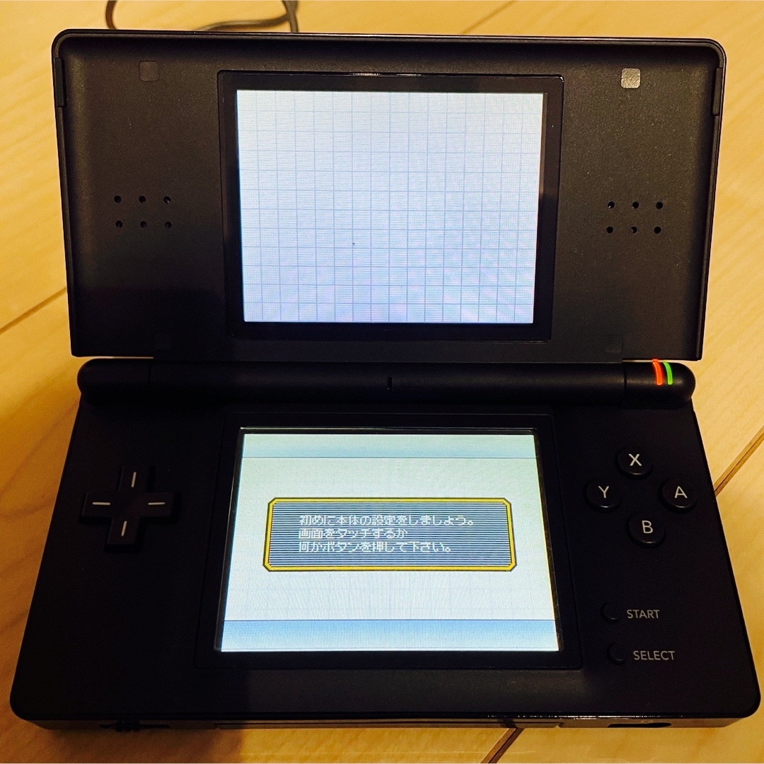 ニンテンドーDS(ニンテンドーDS)のNintendo DS ニンテンド-DS LITE ジェットブラック エンタメ/ホビーのゲームソフト/ゲーム機本体(携帯用ゲーム機本体)の商品写真