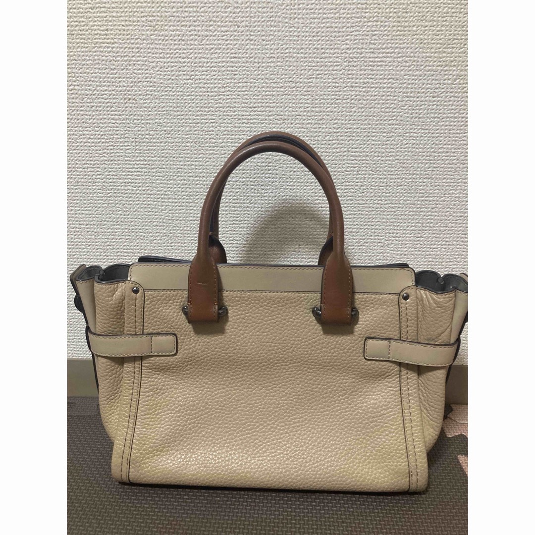 COACH(コーチ)のコーチ スワッガーハンドバッグ（訳あり） レディースのバッグ(ハンドバッグ)の商品写真