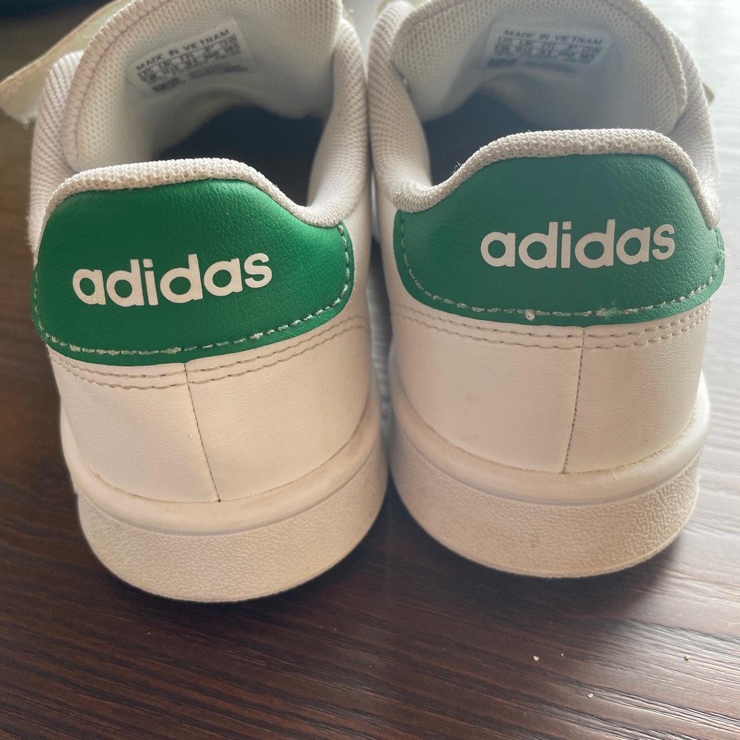 adidas(アディダス)のアディダス(adidas) ジュニアシューズ 19cm キッズ/ベビー/マタニティのキッズ靴/シューズ(15cm~)(スニーカー)の商品写真