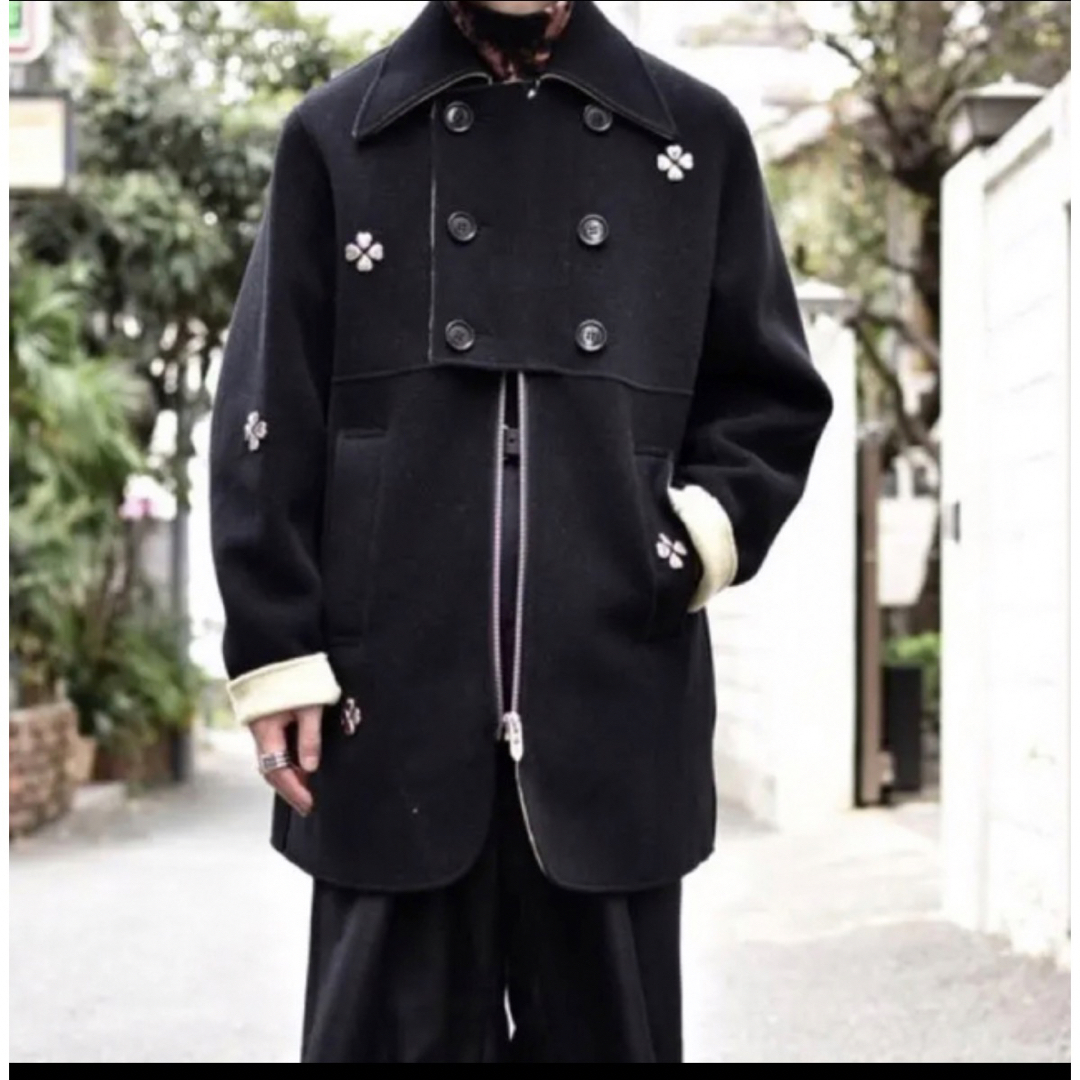 COMOLI(コモリ)のMASU ZIP-UP CLOVER STUDS COAT(BLACK) メンズのジャケット/アウター(ピーコート)の商品写真