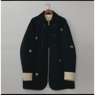 コモリ(COMOLI)のMASU ZIP-UP CLOVER STUDS COAT(BLACK)(ピーコート)