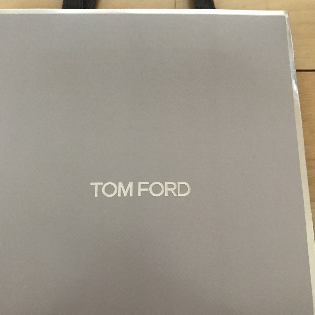 TOM FORD(トムフォード)のTOM FORD 紙袋 レディースのバッグ(ショップ袋)の商品写真