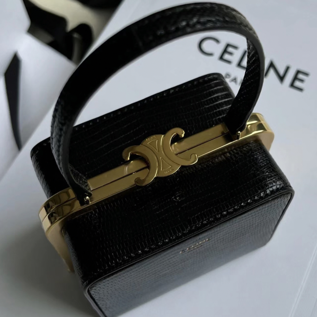 celine(セリーヌ)の【新品未使用】Celine トリオンフ ミノディエール / リザード レディースのバッグ(ハンドバッグ)の商品写真