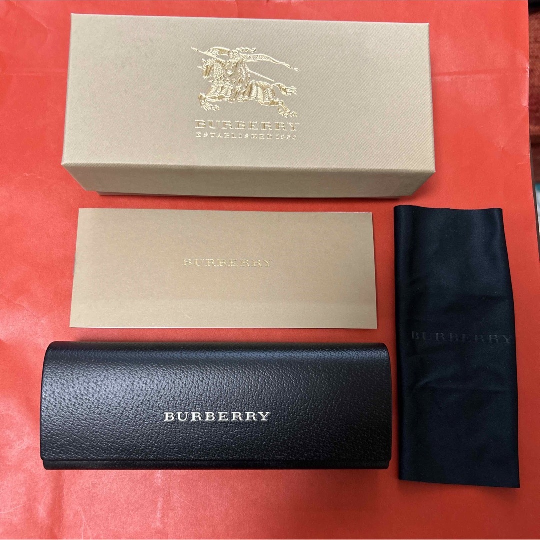 BURBERRY(バーバリー)の【美品】Burberryおしゃれメガネ レディースのファッション小物(サングラス/メガネ)の商品写真