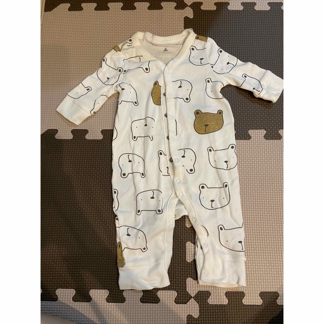 babyGAP(ベビーギャップ)のGAPベビー　長袖ロンパース(前開き) ブラナンベア キッズ/ベビー/マタニティのベビー服(~85cm)(ロンパース)の商品写真