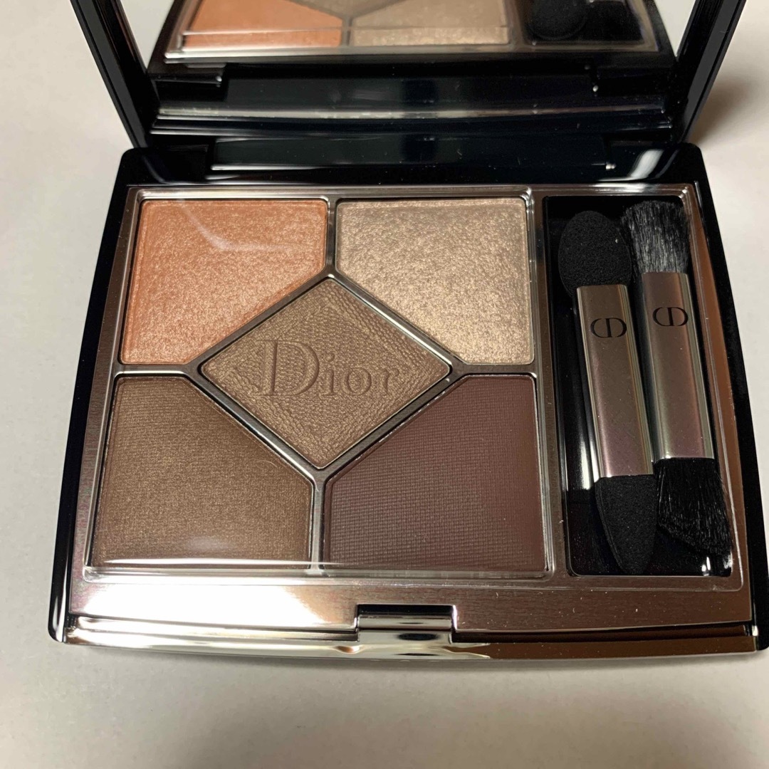 Dior(ディオール)のディオール  サンククルール　679  トライバル コスメ/美容のベースメイク/化粧品(アイシャドウ)の商品写真