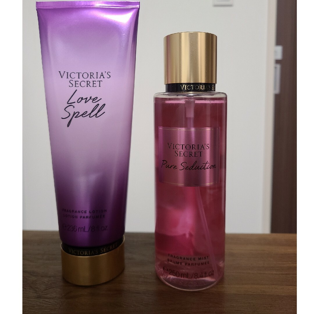 Victoria's Secret(ヴィクトリアズシークレット)のラブdress出品始めました様専用出品 コスメ/美容のボディケア(ボディローション/ミルク)の商品写真