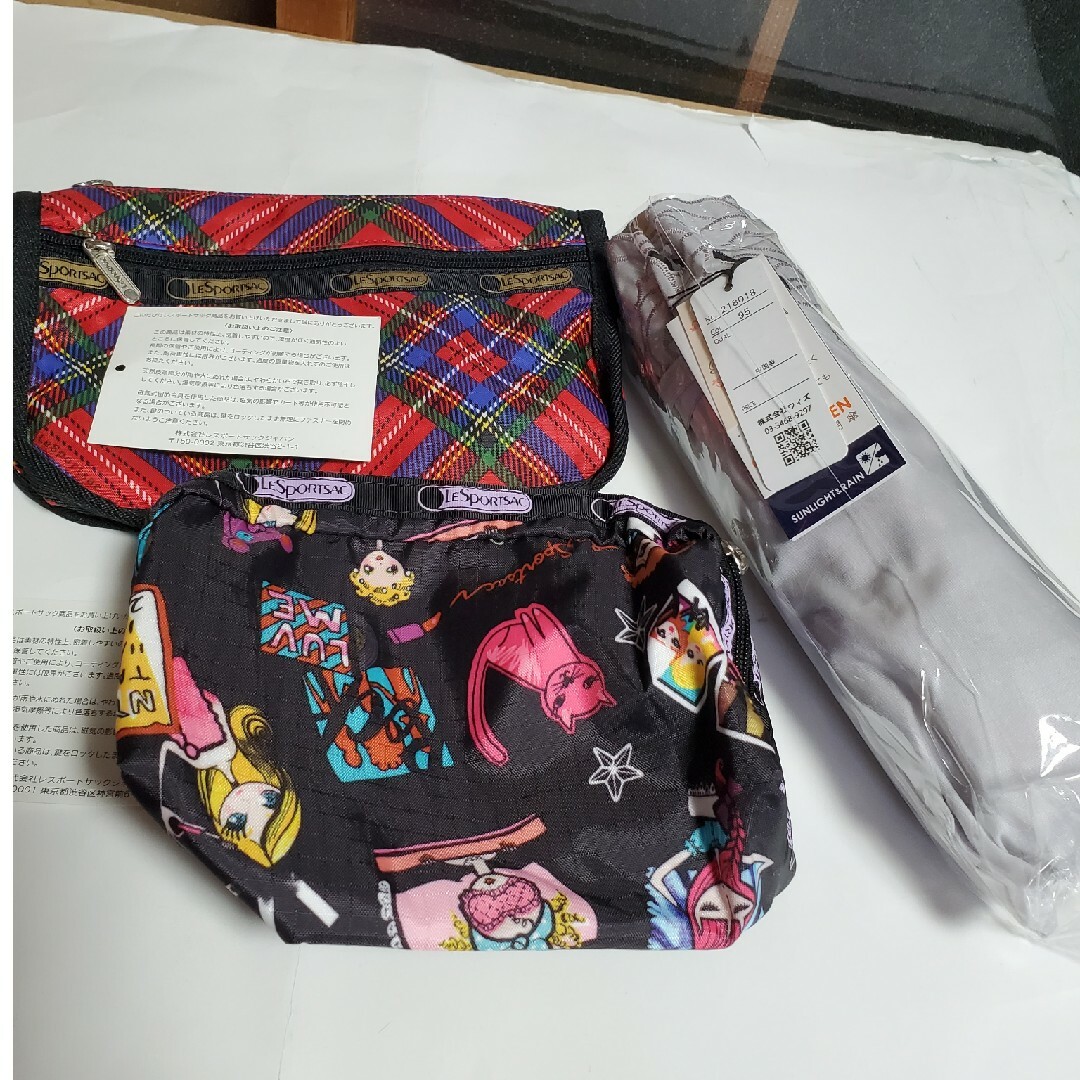 LeSportsac(レスポートサック)の新品 LeSportsac、ポ-チ、２ッ、新品、晴雨兼用傘、グレーレ-ス柄 レディースのファッション小物(ポーチ)の商品写真