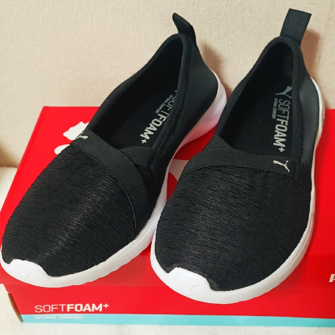 PUMA(プーマ)の☆未使用☆puma adelina スリッポン☆24.5cm☆レディース レディースの靴/シューズ(スリッポン/モカシン)の商品写真