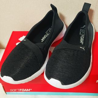 プーマ(PUMA)の☆未使用☆puma adelina スリッポン☆24.5cm☆レディース(スリッポン/モカシン)