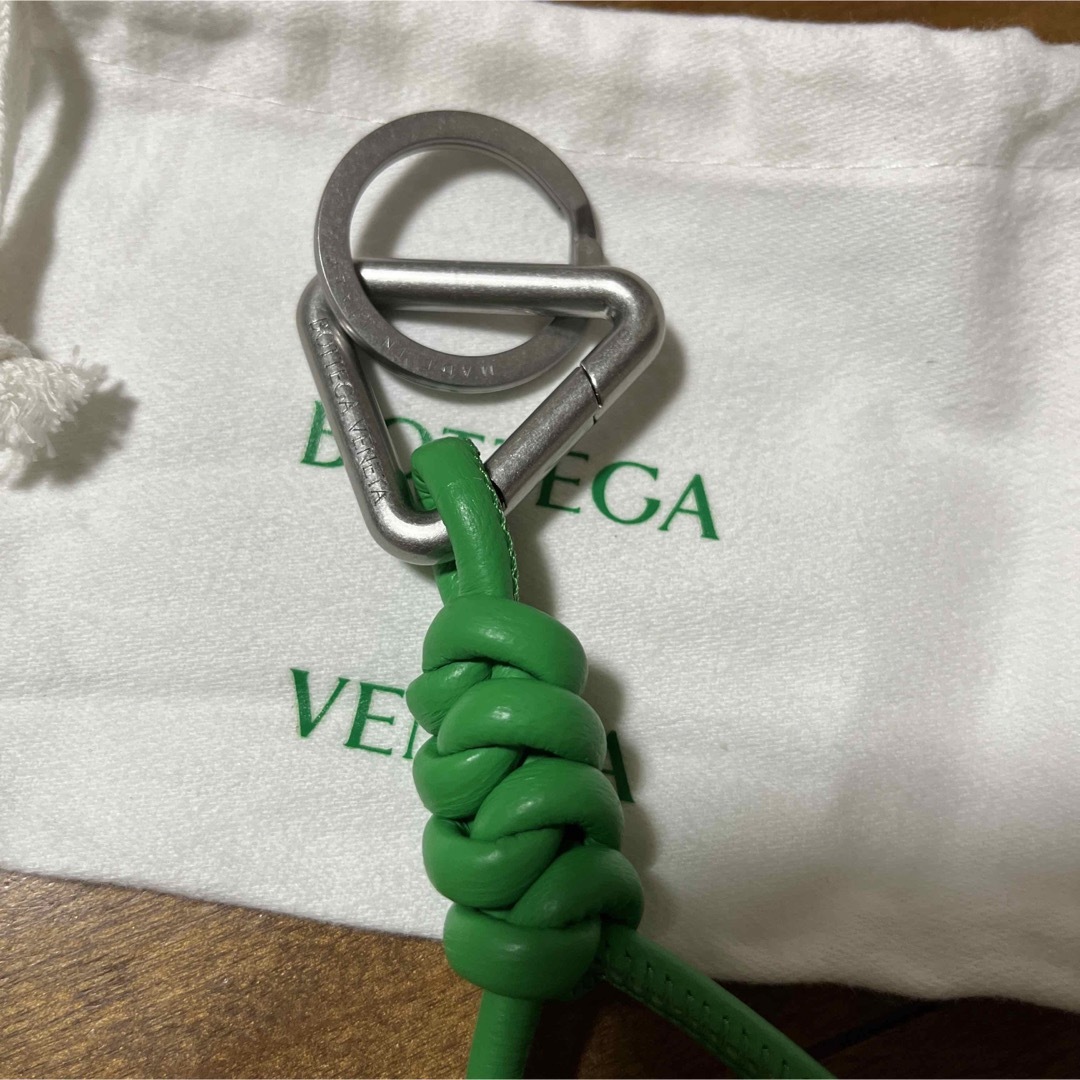 Bottega Veneta(ボッテガヴェネタ)のBOTTEGA VENETA  ボッテガヴェネタ トライアングル キーリング レディースのファッション小物(キーホルダー)の商品写真