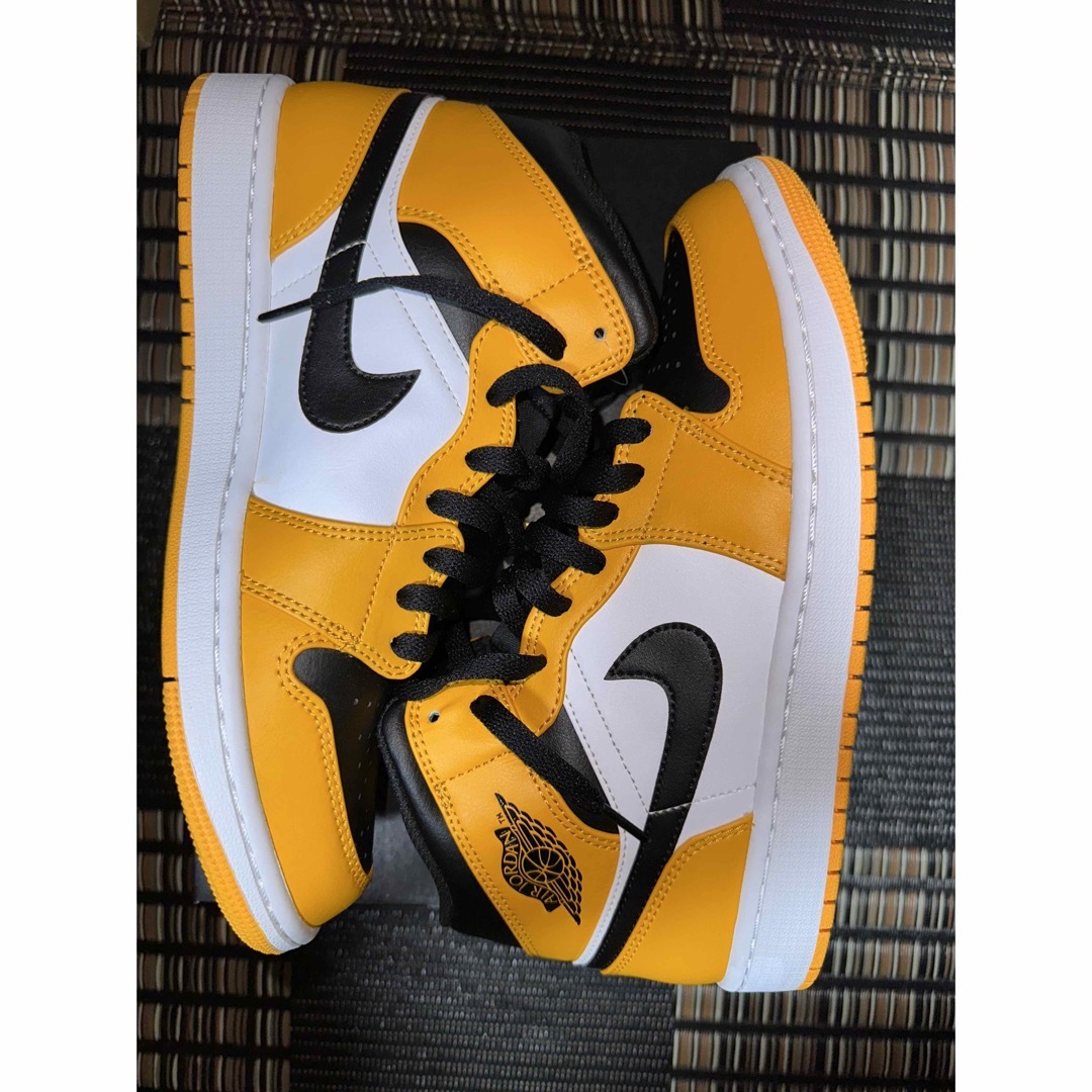 NIKE AIR JORDAN 1 MID 新品未使用