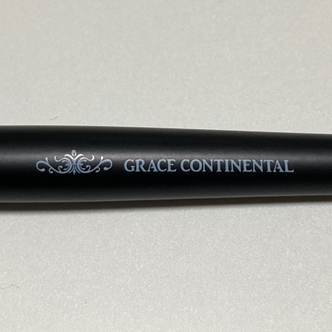 GRACE CONTINENTAL(グレースコンチネンタル)のGRACE CONTINENTAL メイクブラシ グレースコンチネンタル 新品 コスメ/美容のメイク道具/ケアグッズ(ブラシ・チップ)の商品写真