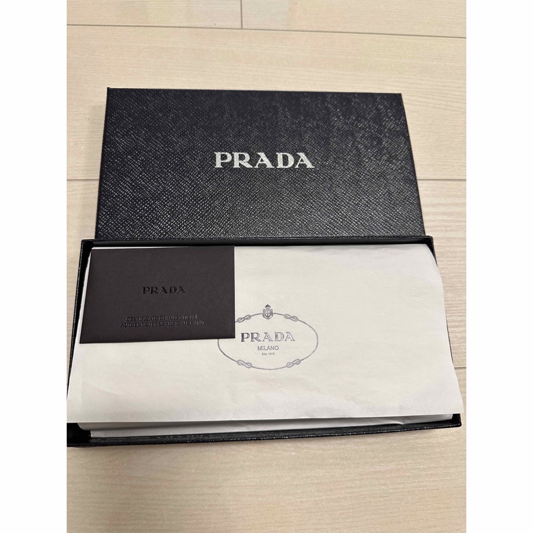 PRADA(プラダ)のロングウォレット メンズのファッション小物(長財布)の商品写真