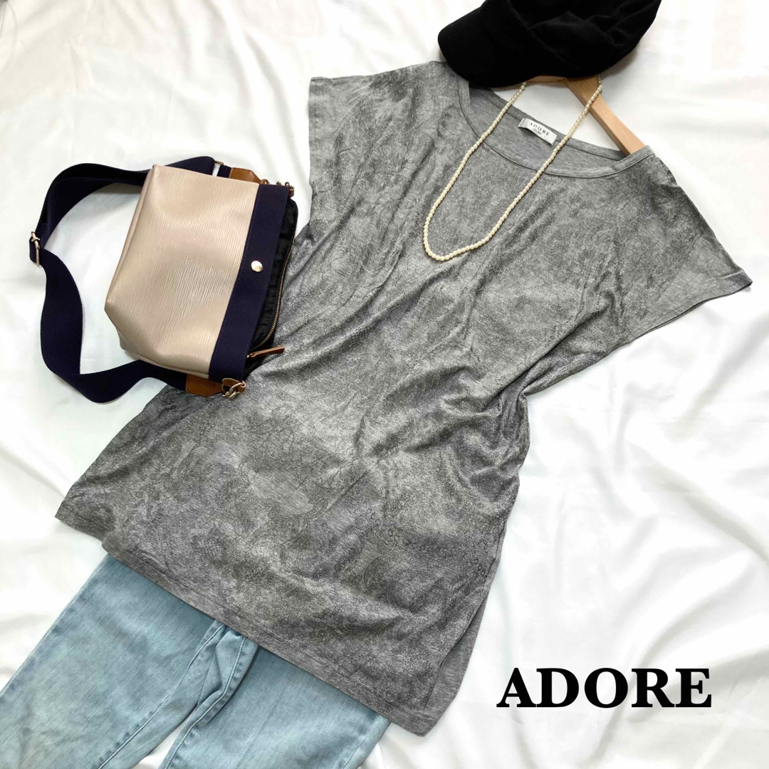 ADORE(アドーア)のADORE アドーア　ロングTシャツ　カットソー　レース柄　サイズ38 レディースのトップス(Tシャツ(半袖/袖なし))の商品写真