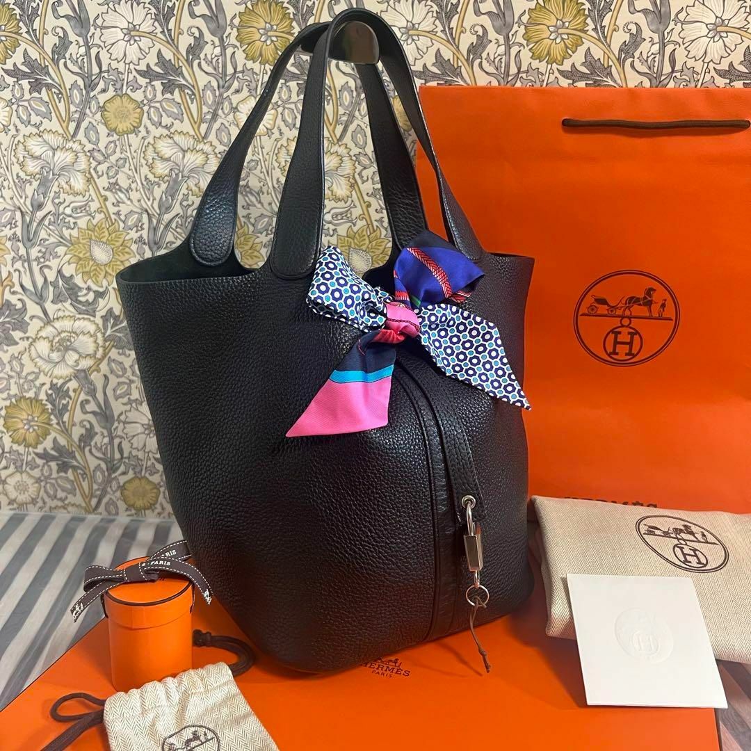Hermes - HERMES【ピコタンロック GM】 ブラック ツイリー付♪の通販