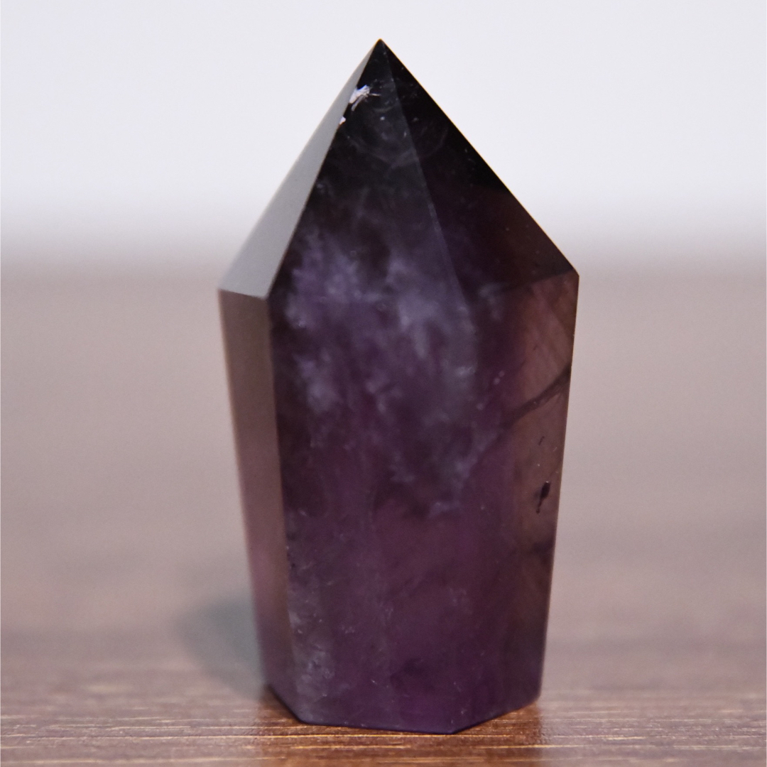 紫の水晶柱 置物を置am - 置物
