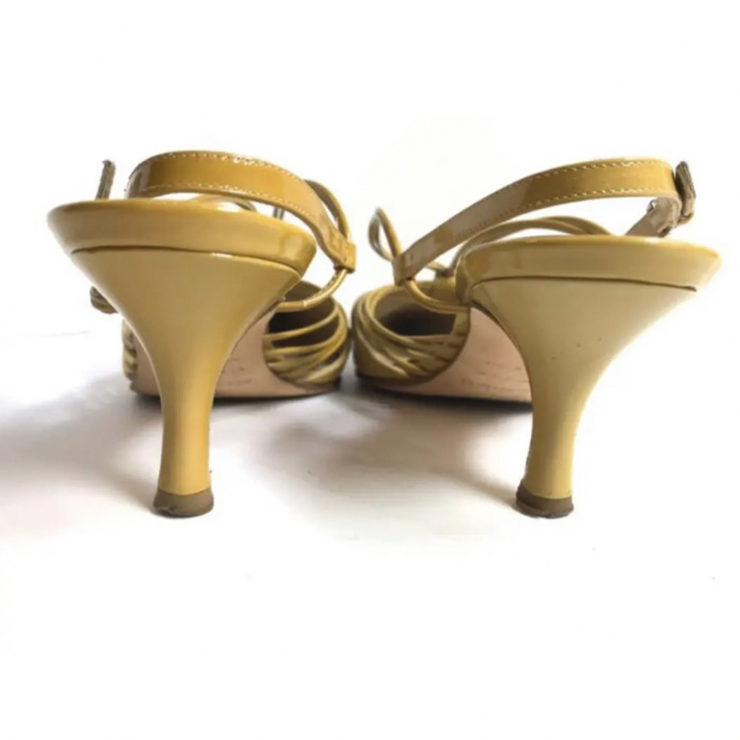 BRUNOMAGLI(ブルーノマリ)のBRUNO MAGLI バックストラップパンプス レディースの靴/シューズ(ハイヒール/パンプス)の商品写真