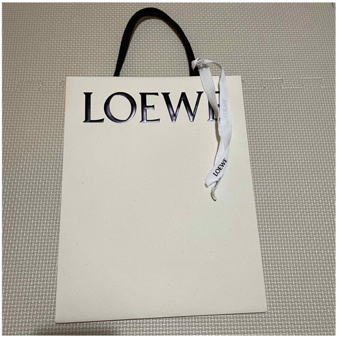 LOEWE(ロエベ)のloewe ロエベ ショップ袋 ショッパー 紙袋 レディースのバッグ(ショップ袋)の商品写真