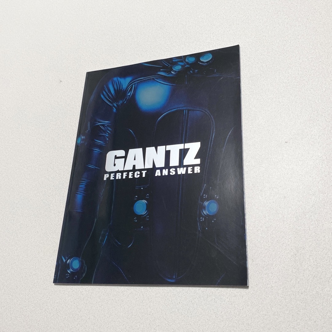 集英社(シュウエイシャ)のGANTZ PERFECT ANSWER／パンフレット／当日〜翌日発送 エンタメ/ホビーの本(アート/エンタメ)の商品写真