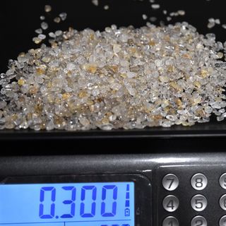 天然石 水晶 さざれ石 約300g   浄化 魔除　厄除(各種パーツ)