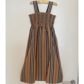 バーバリー(BURBERRY)の【専用】バーバリー　キッズ☆ロングワンピース☆size8(ワンピース)