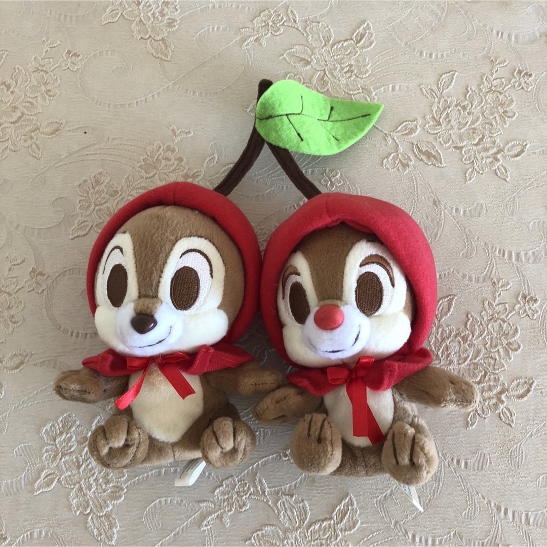 チップ&デール(チップアンドデール)のチップ&デール さくらんぼ ぬいぐるみ エンタメ/ホビーのおもちゃ/ぬいぐるみ(ぬいぐるみ)の商品写真