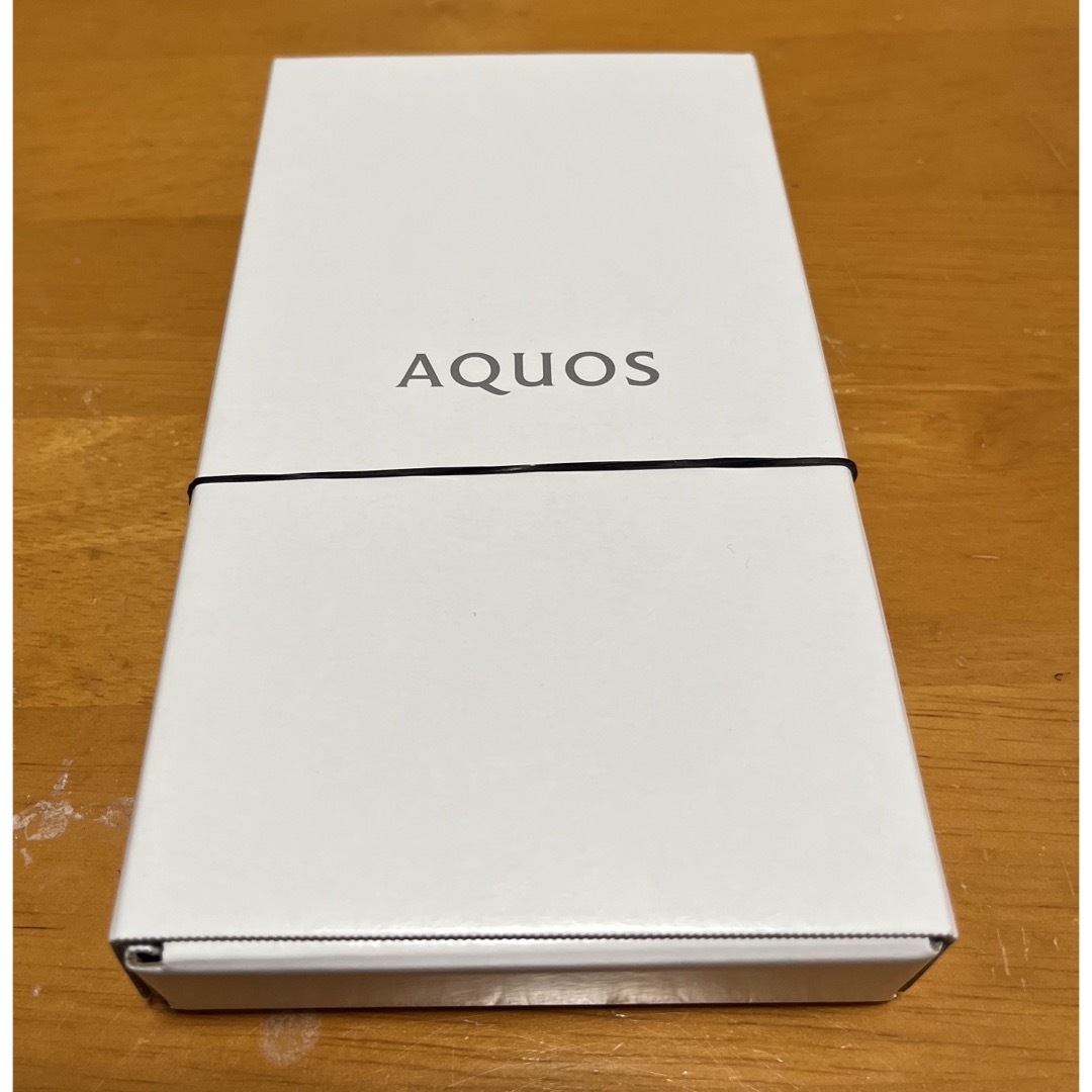 AQUOS(アクオス)のSHARP スマートフォン AQUOS wish SH-M20 チャコール スマホ/家電/カメラのスマートフォン/携帯電話(スマートフォン本体)の商品写真