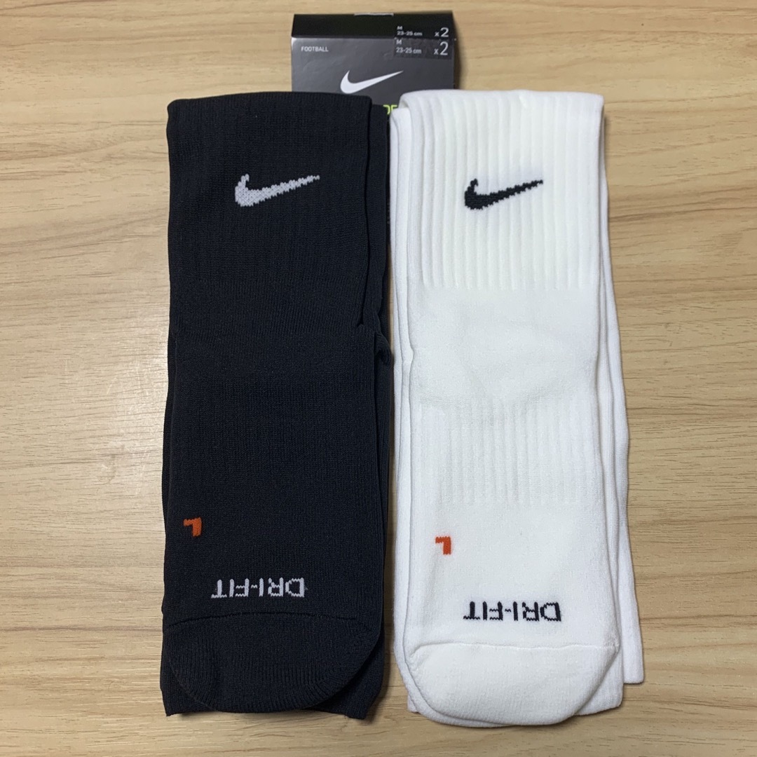 NIKE(ナイキ)の新品  ナイキ　NIKE  サッカーソックス  ２３〜２５cm‼２足セット‼ スポーツ/アウトドアのサッカー/フットサル(ウェア)の商品写真