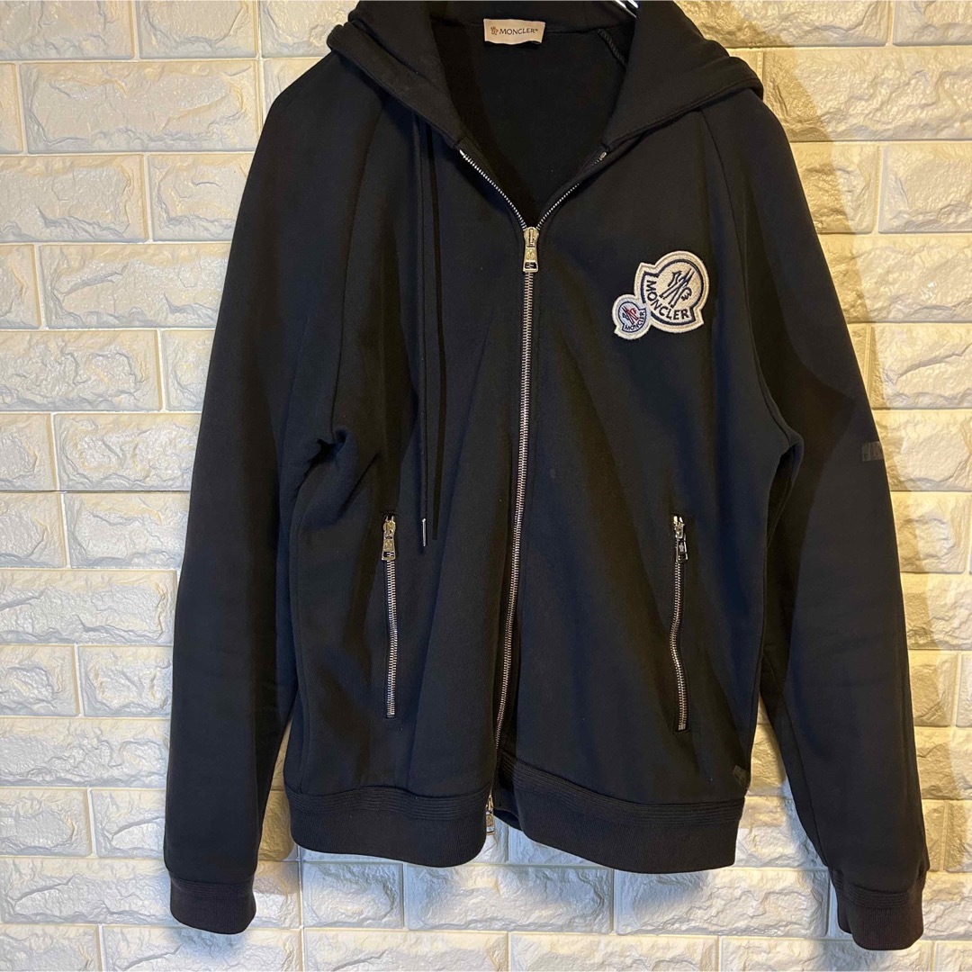 モンクレールパーカー ジップアップ ダブルワッペン Lサイズ モンクレールパーカー ジップアップ ダブルワッペン Lサイズ