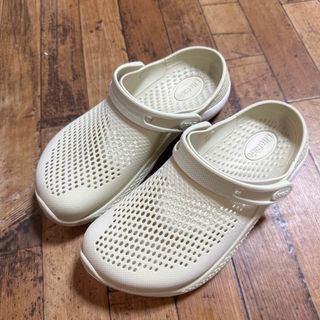 クロックス(crocs)の23   クロックス ライト ライド ベージュ(サンダル)