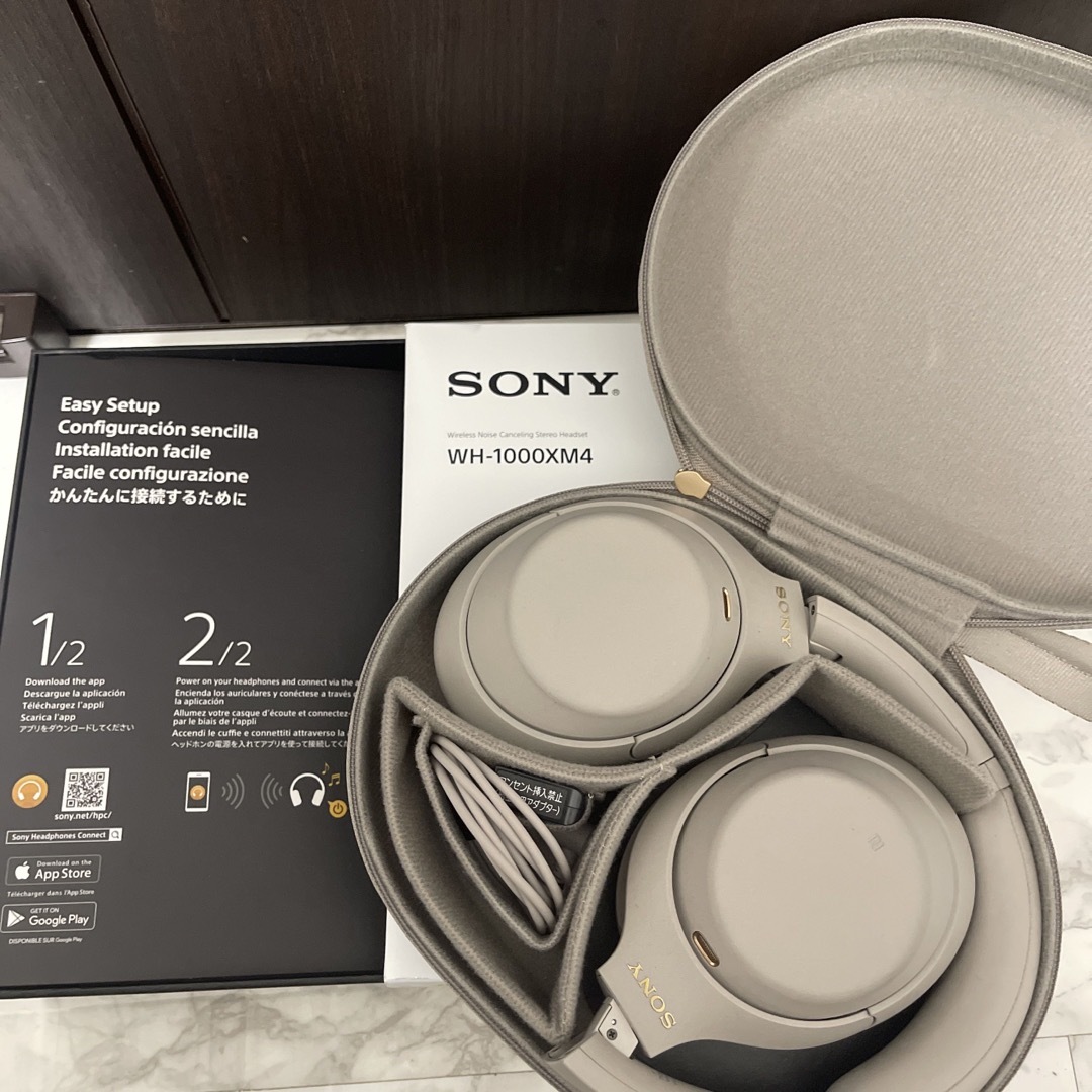 WH-1000XM4 プラチナシルバー　SONY 2