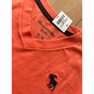 アバクロンビーアンドフィッチ(Abercrombie&Fitch)のアバクロ  VネックTシャツ　オレンジ　新品　160位(Tシャツ/カットソー)