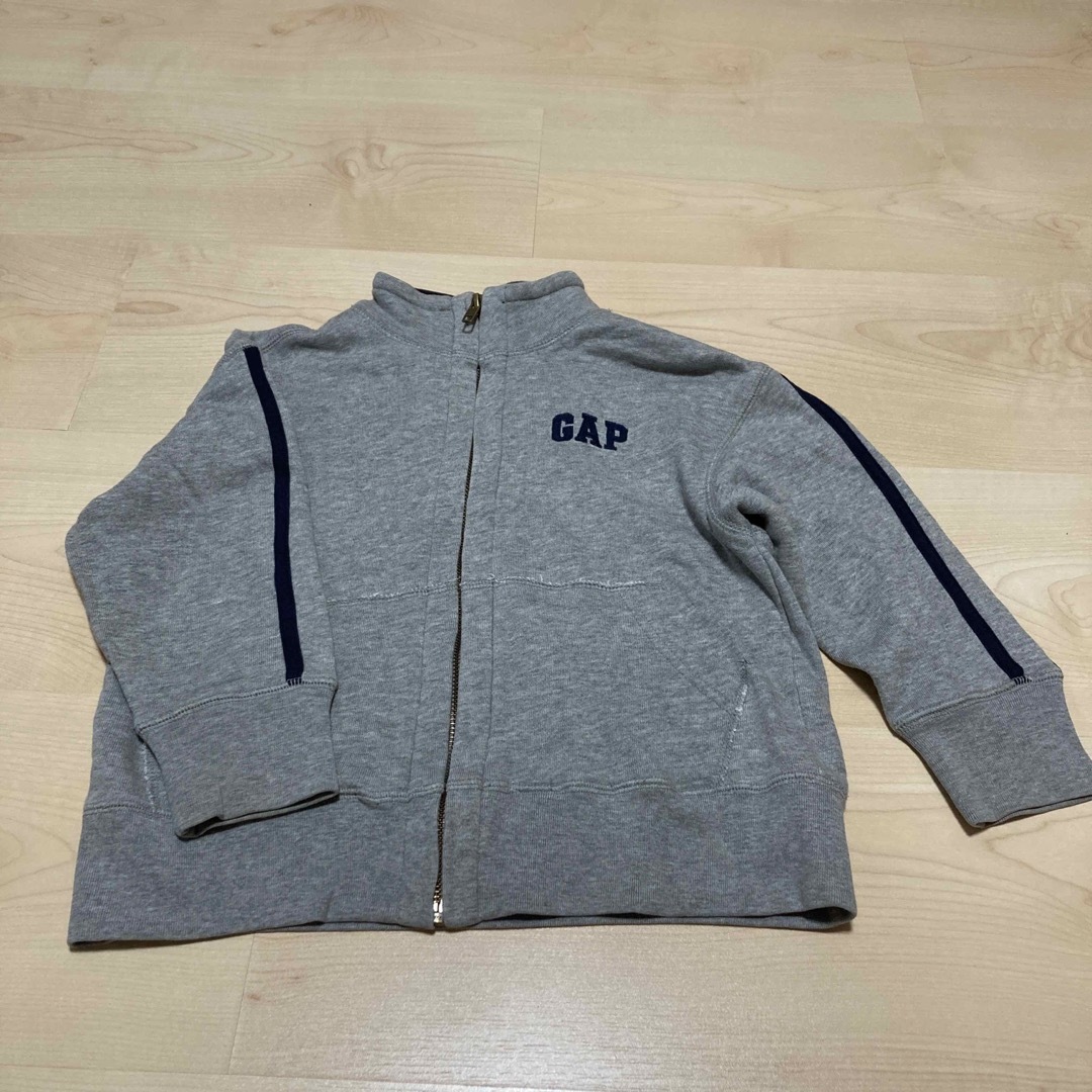 GAP(ギャップ)のGAP 上着120 キッズ/ベビー/マタニティのキッズ服男の子用(90cm~)(ジャケット/上着)の商品写真