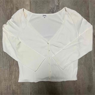 フォクシーブティック(FOXEY BOUTIQUE)のFOXEY BOUTIQUE ショート丈　カーデガン　白　42(カーディガン)