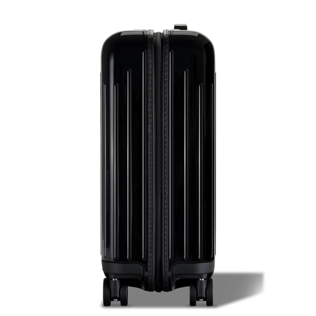 RIMOWA(リモワ)のRIMOWA リモワ Essential Lite 28L 機内持ち込み インテリア/住まい/日用品の日用品/生活雑貨/旅行(旅行用品)の商品写真