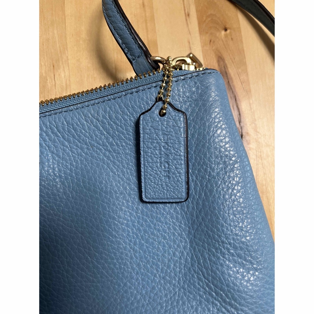 COACH(コーチ)の格安！レアカラー！coach ショルダーバッグ　3スペース レディースのバッグ(ショルダーバッグ)の商品写真