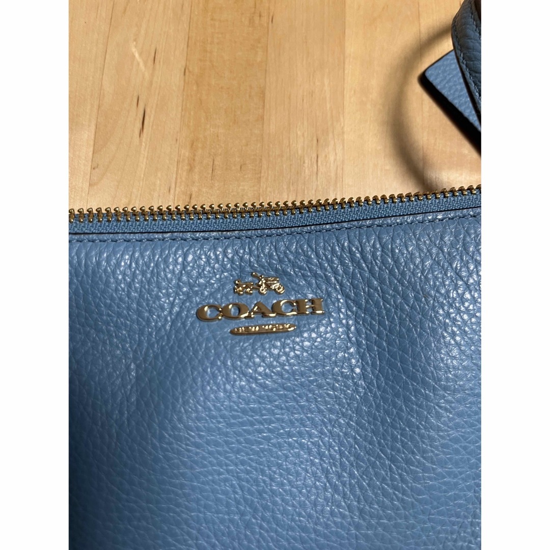 COACH(コーチ)の格安！レアカラー！coach ショルダーバッグ　3スペース レディースのバッグ(ショルダーバッグ)の商品写真