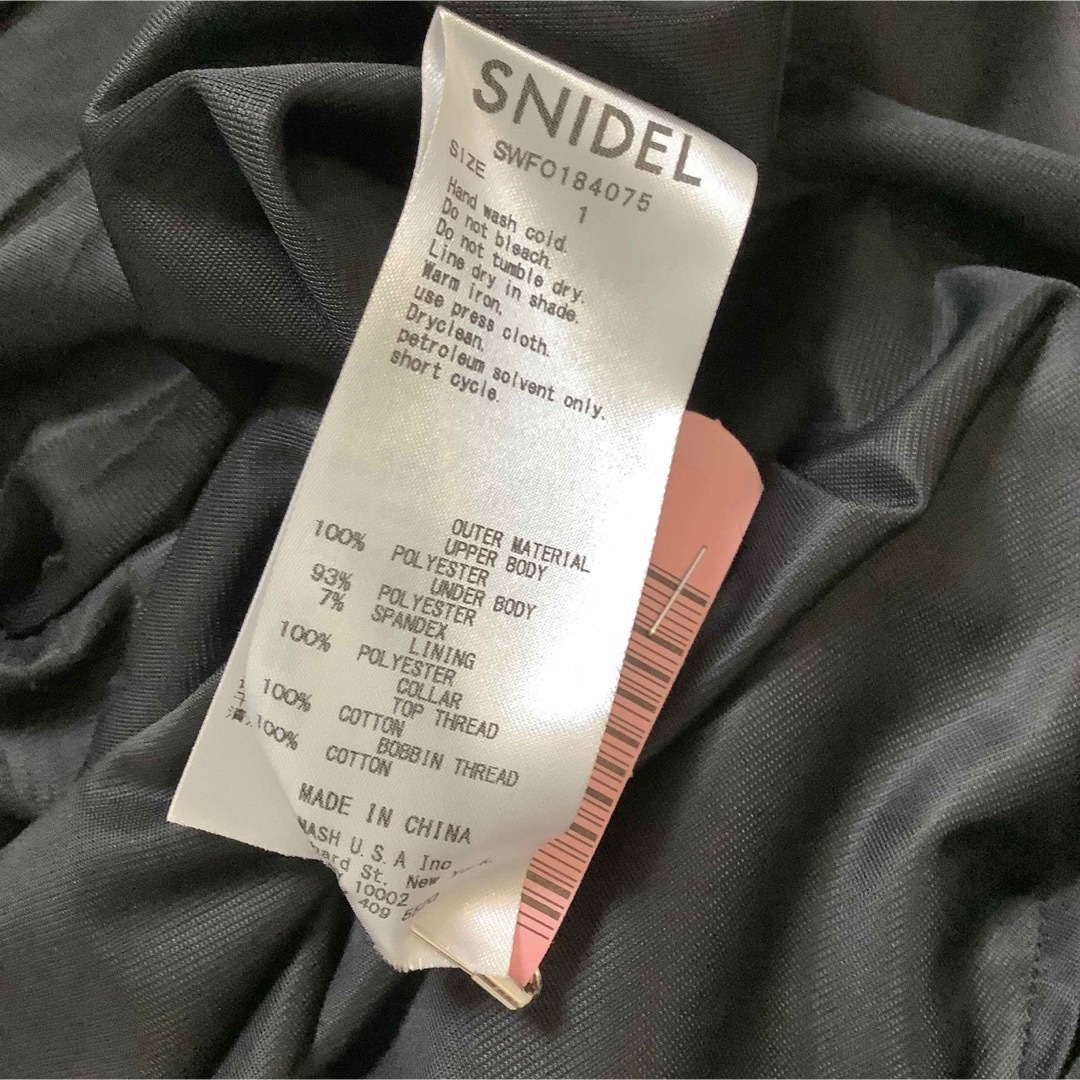 SNIDEL(スナイデル)のスナイデル　ワンピース　黒 レディースのワンピース(ひざ丈ワンピース)の商品写真