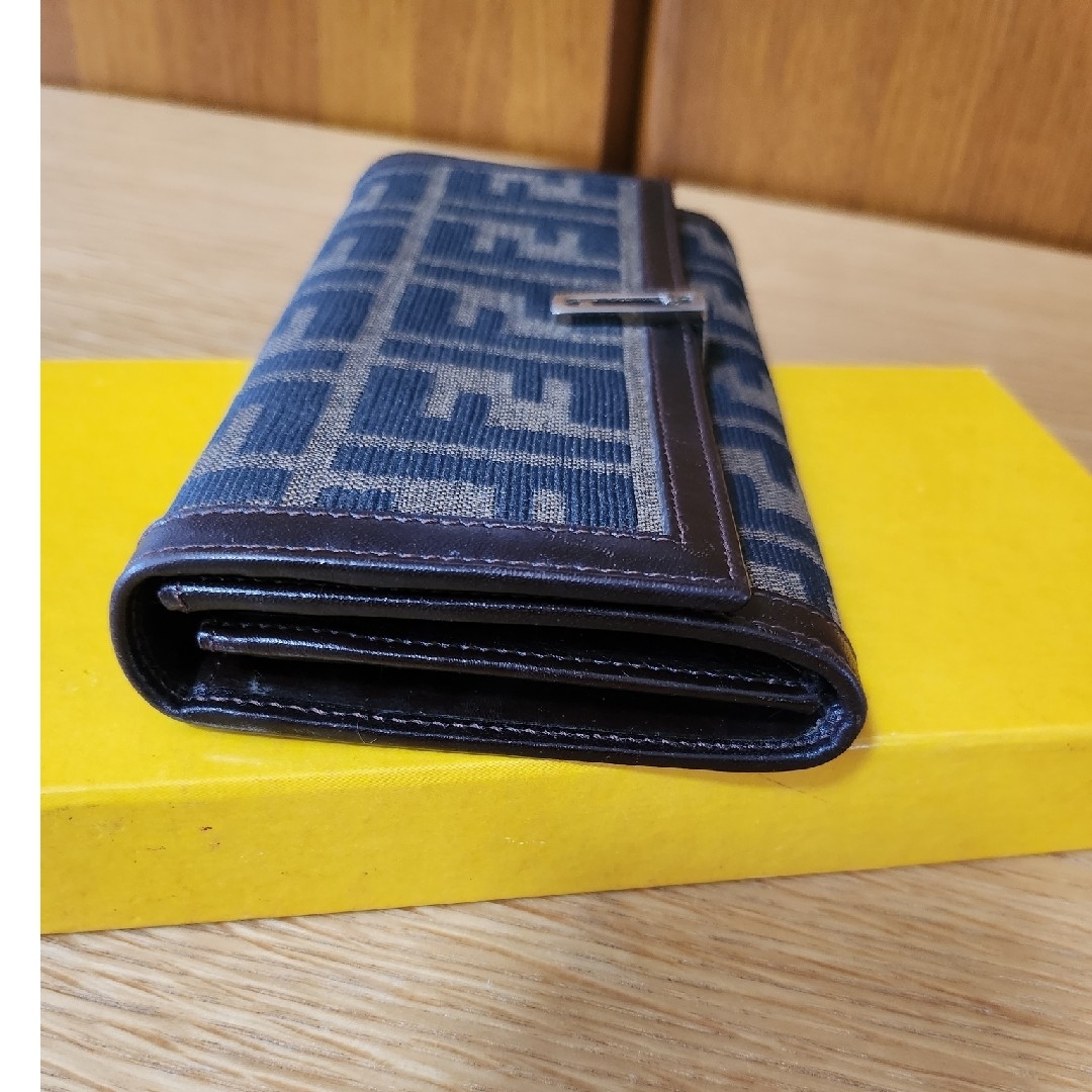 FENDI(フェンディ)の「美品」FENDI　長財布 レディースのファッション小物(財布)の商品写真