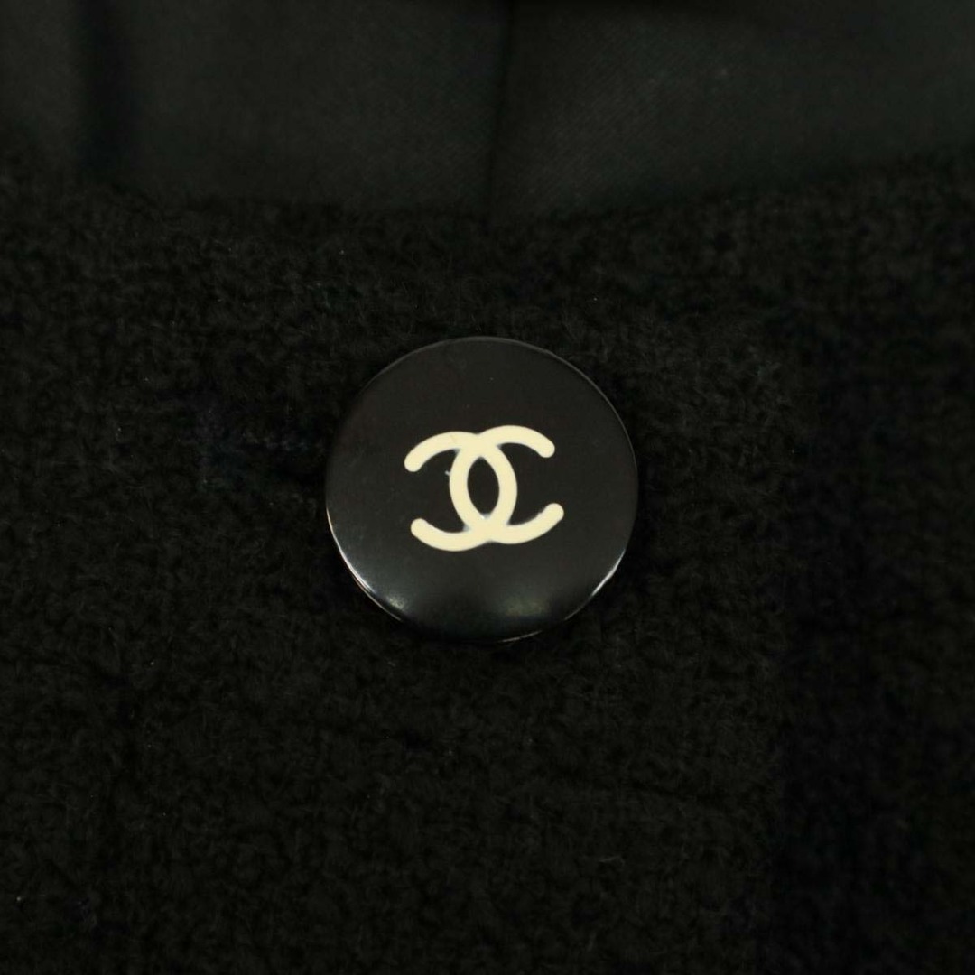 CHANEL(シャネル)のシャネル ココマーク ツイード ノーカラー ジャケット P05629V04386 レディース ブラック CHANEL 【中古】 【アパレル・小物】 レディースのジャケット/アウター(ノーカラージャケット)の商品写真