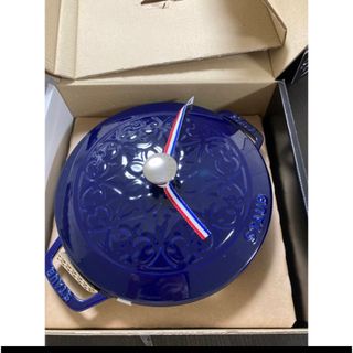 ストウブ(STAUB)のstaub フレンチオーブン 24cm Lily　リリー(鍋/フライパン)