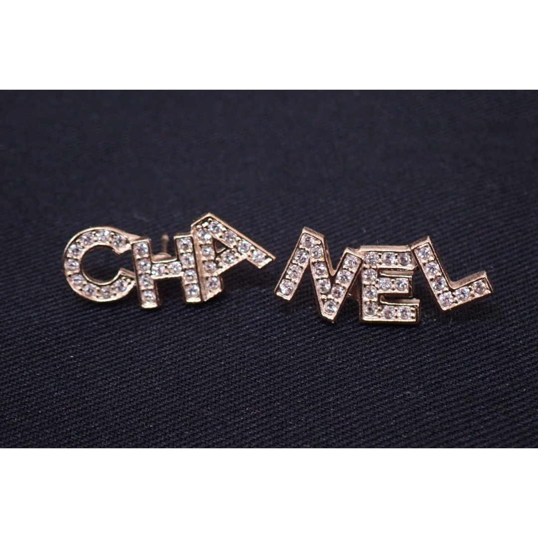 CHANEL - レア CHANEL アルファベット ロゴピアス A20B シャネル CHANEL - レア CHANEL アルファベット ロゴピアス A20B シャネル