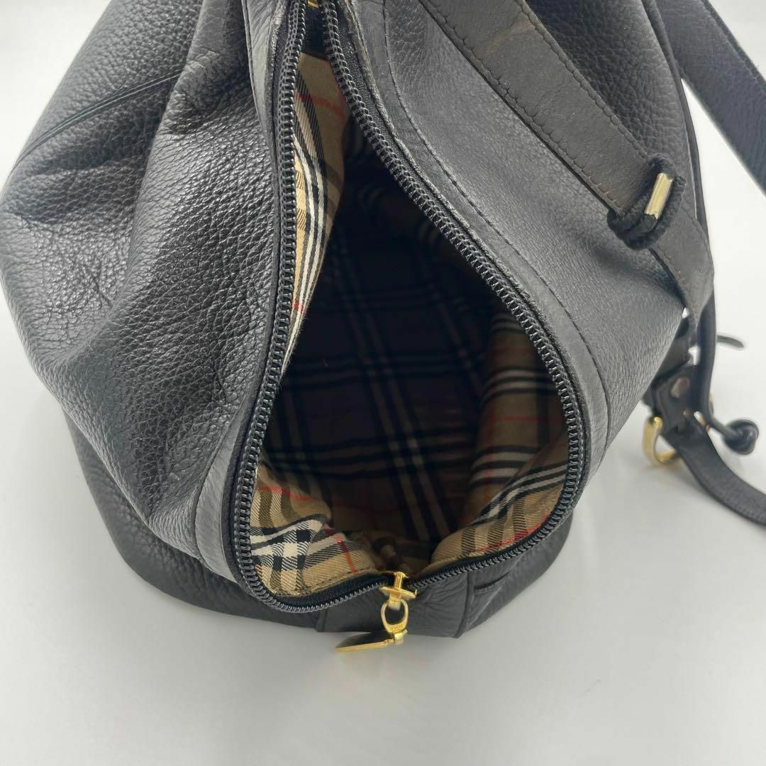 生まれのブランドで 美品バーバリー Burberry ショルダーバッグ 巾着型