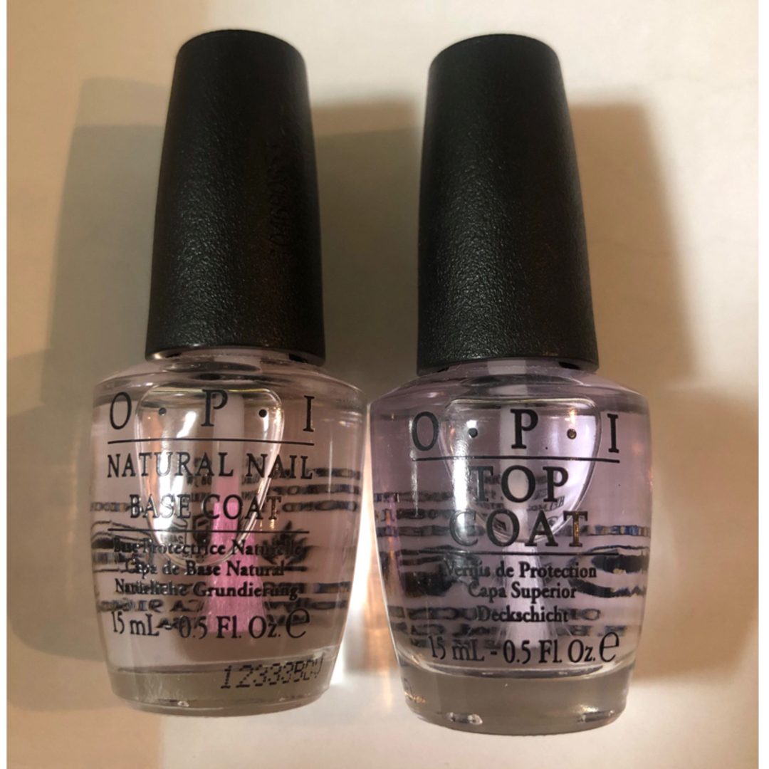 OPI(オーピーアイ)の新品　OPI トップコート　ベースコート　セット コスメ/美容のネイル(ネイルトップコート/ベースコート)の商品写真