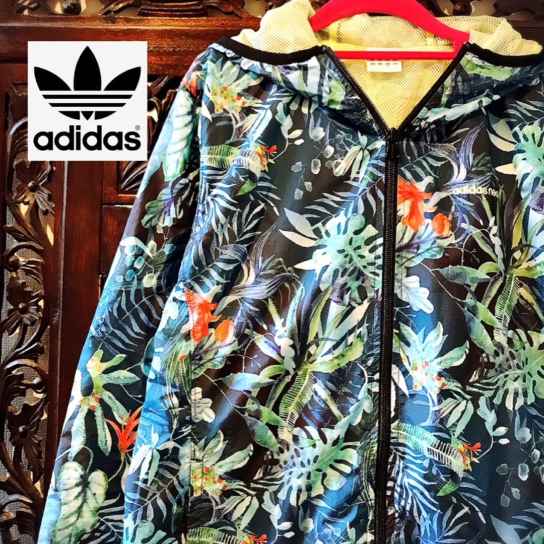 adidas originals ナイロンジャケット　花柄