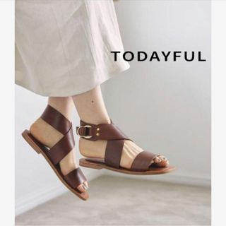 トゥデイフル(TODAYFUL)のtodayful フラットベルトサンダル 37(サンダル)