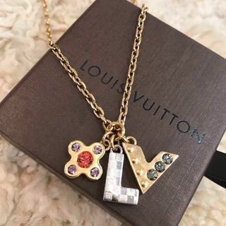 ルイヴィトン(LOUIS VUITTON)の☆美品☆LOUIS VUITTON　パンダンティフ　ラブレターズ　ネックレス(ネックレス)