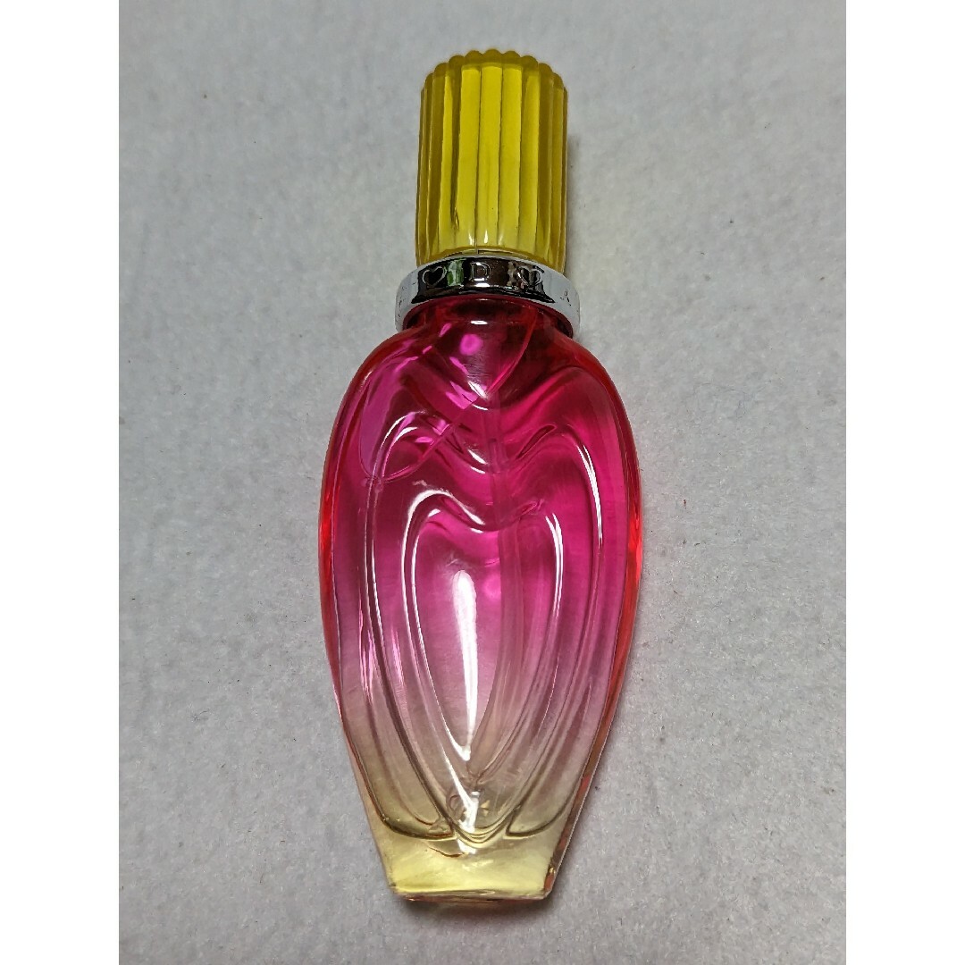 ESCADA(エスカーダ)の廃盤希少エスカーダロッキンリオオードトワレ30ml コスメ/美容のリラクゼーション(その他)の商品写真