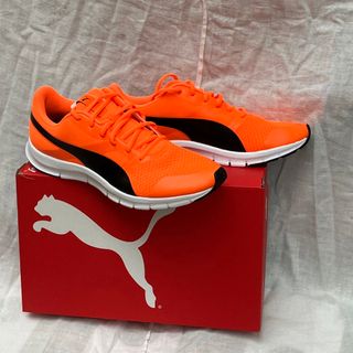 新品未使用品 PUMA プーマ 26.0 cm ランニングシューズ オレンジ
